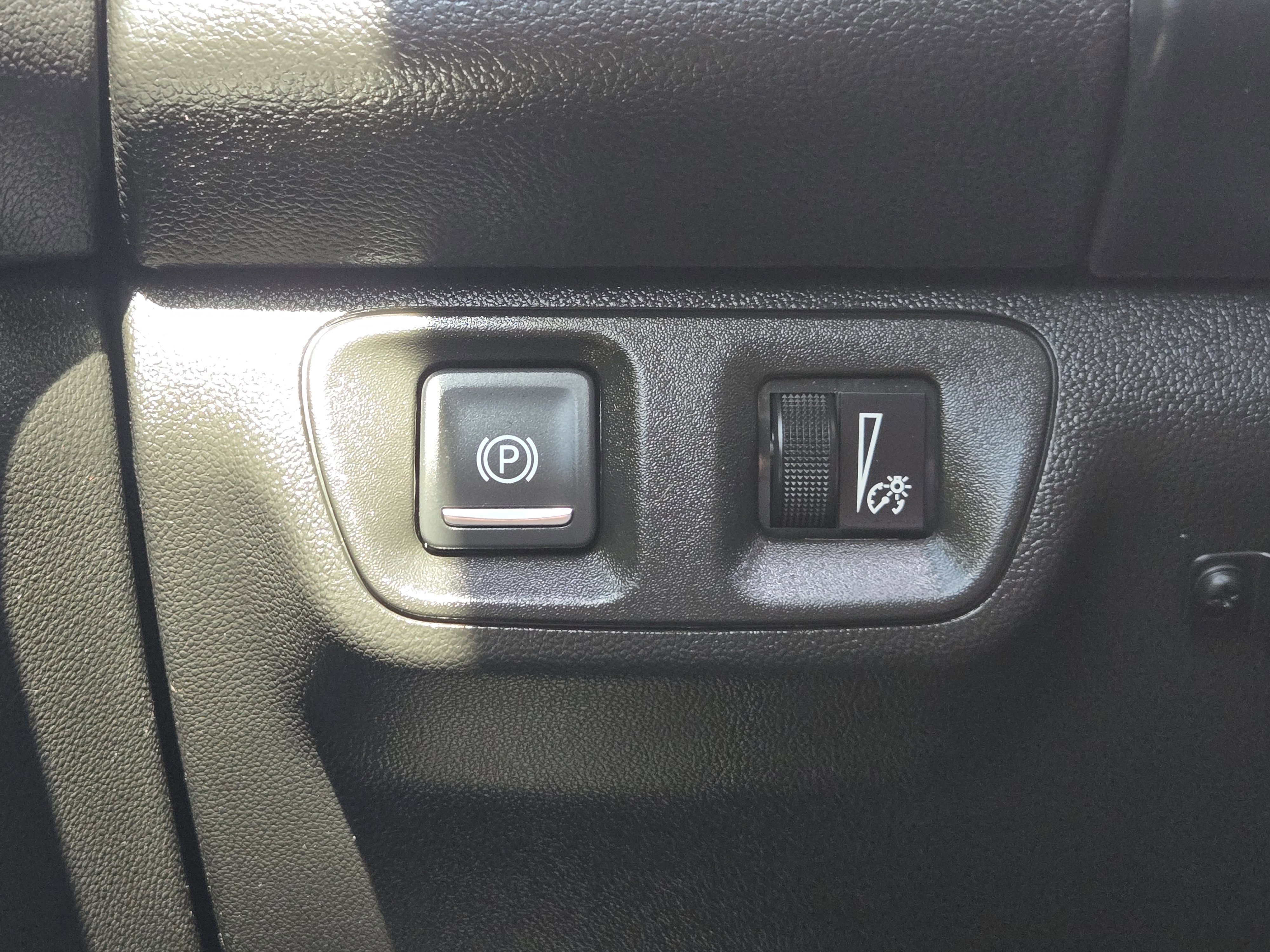 Used 2020 GMC Acadia AT4 w/ Driver Alert Package II image 25