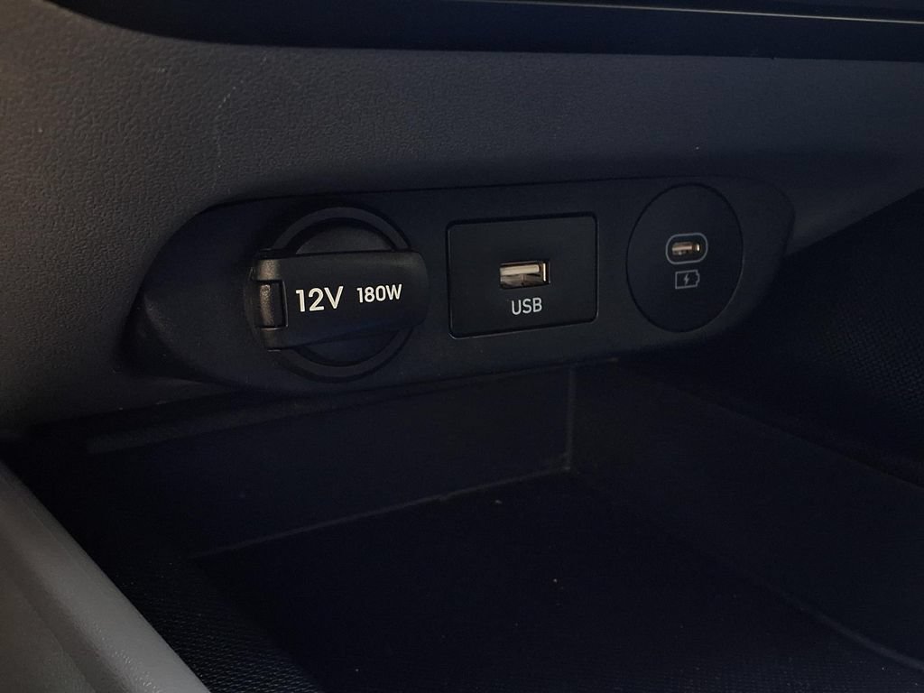 Used 2024 Hyundai Elantra SE FWD image 11
