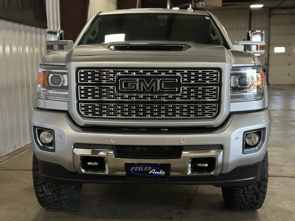 Used 2018 GMC Sierra 2500 Denali w/ Duramax Plus Package image 14