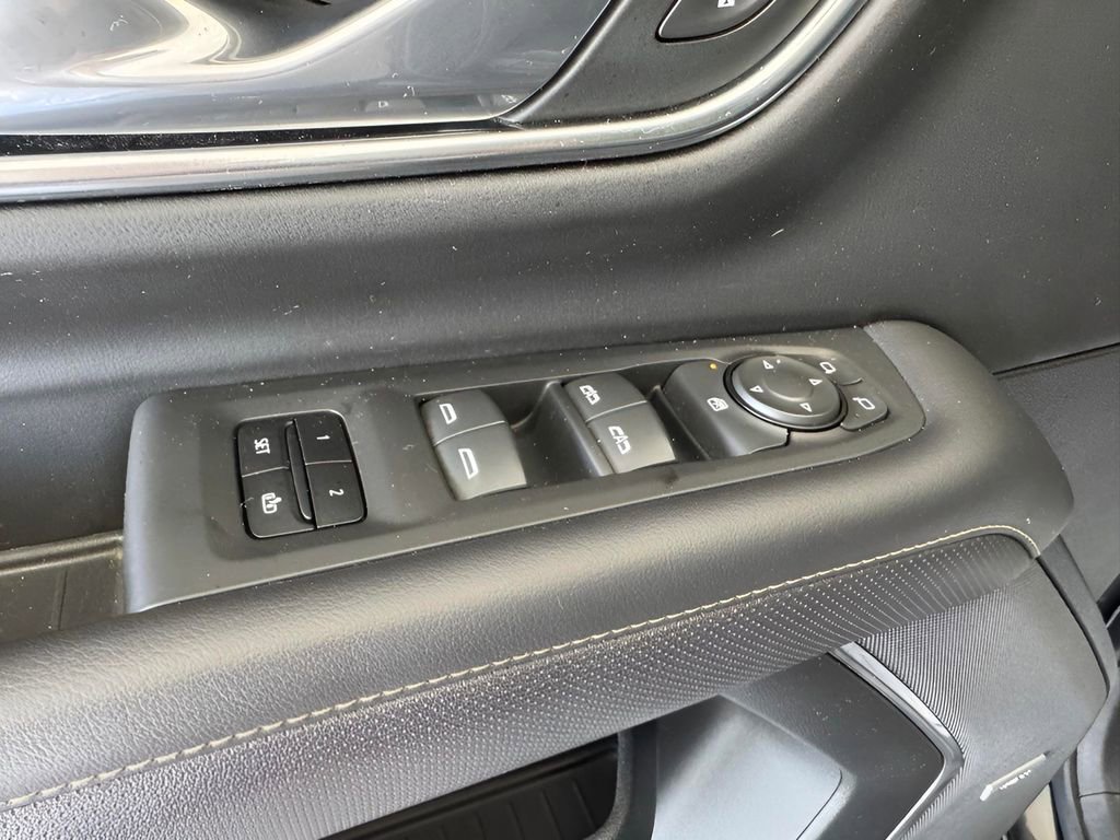 Used 2021 GMC Yukon SLT image 13