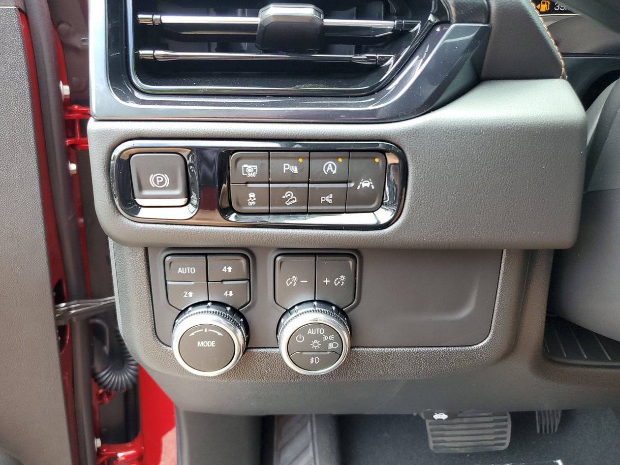 New 2026 GMC Yukon XL AT4 w/ AT4 Premium Package AWD/4WD image 29