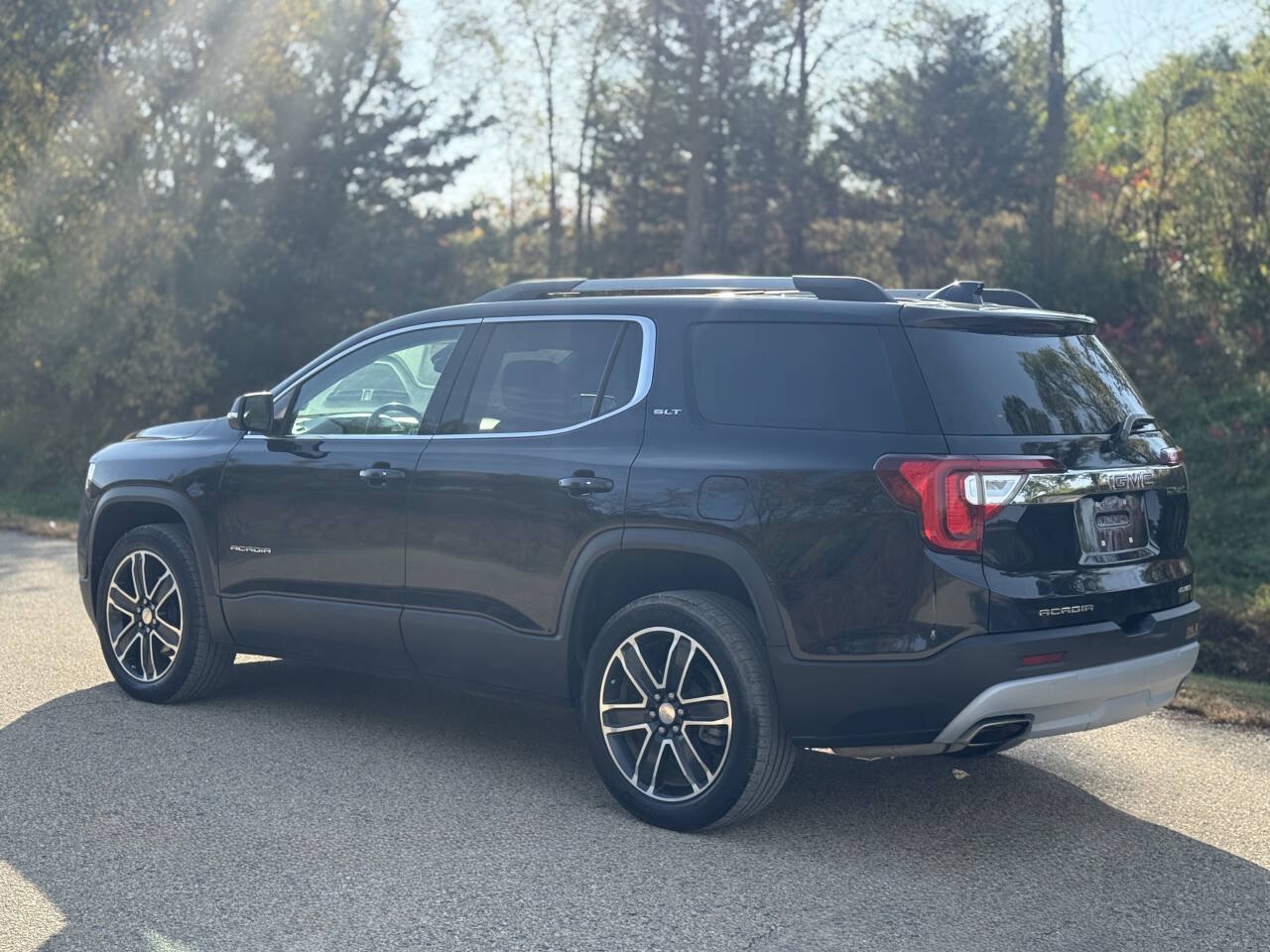 Used 2022 GMC Acadia SLT w/ Preferred Package AWD/4WD image 8