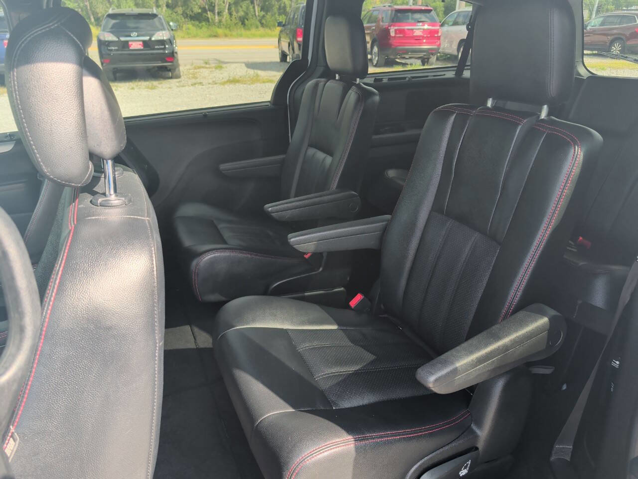 Used 2017 Dodge Grand Caravan GT image 14