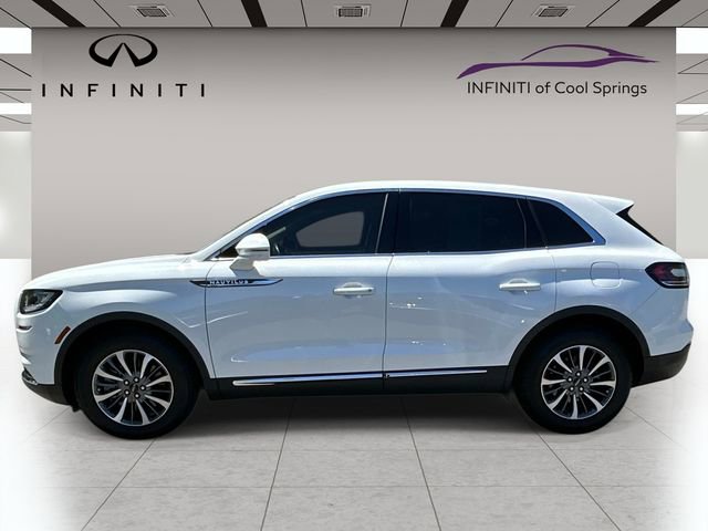 Used 2022 Lincoln Nautilus FWD w/ Premium Package image 4