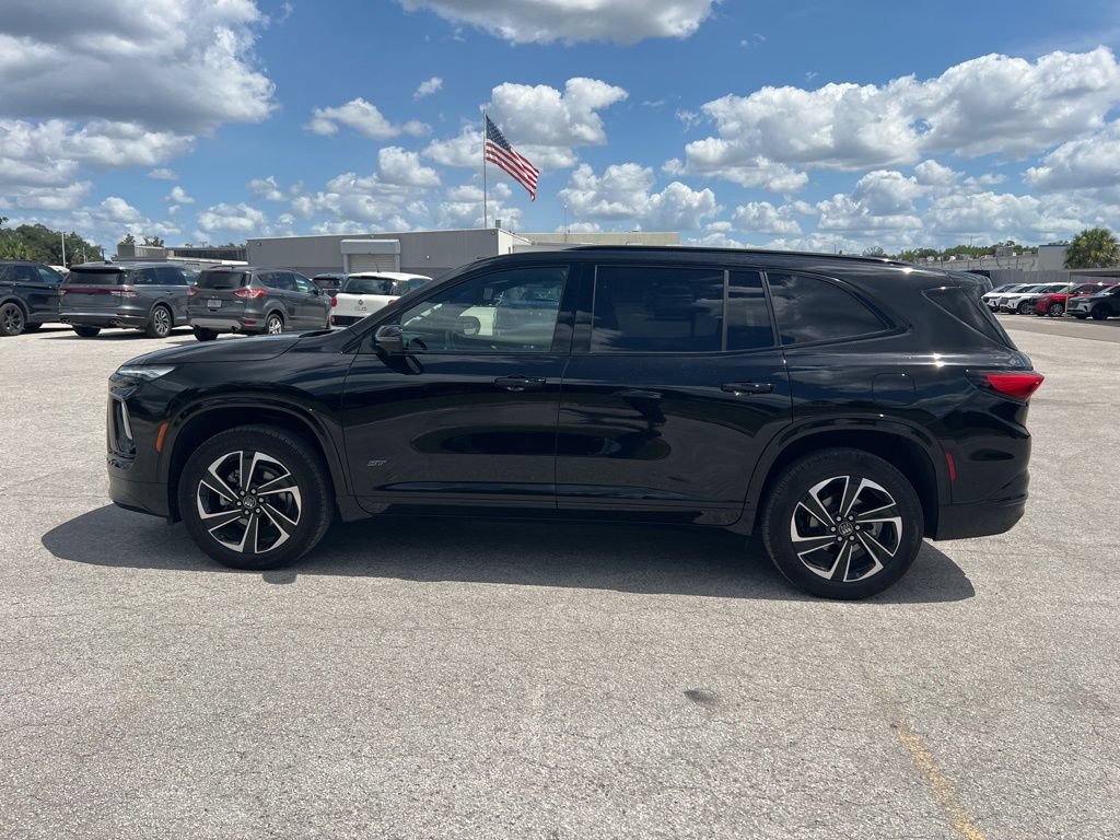 Used 2025 Buick Enclave Sport Touring w/ Power Package FWD image 6