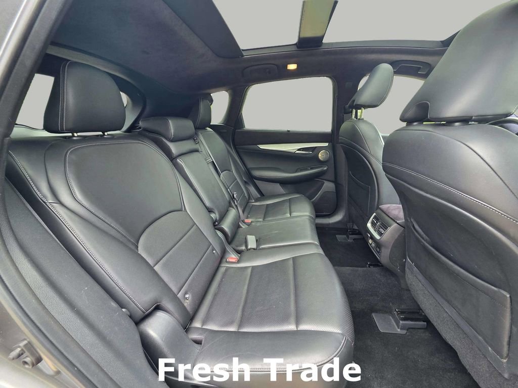 Used 2019 INFINITI QX50 Essential w/ Sensory Package AWD/4WD image 9