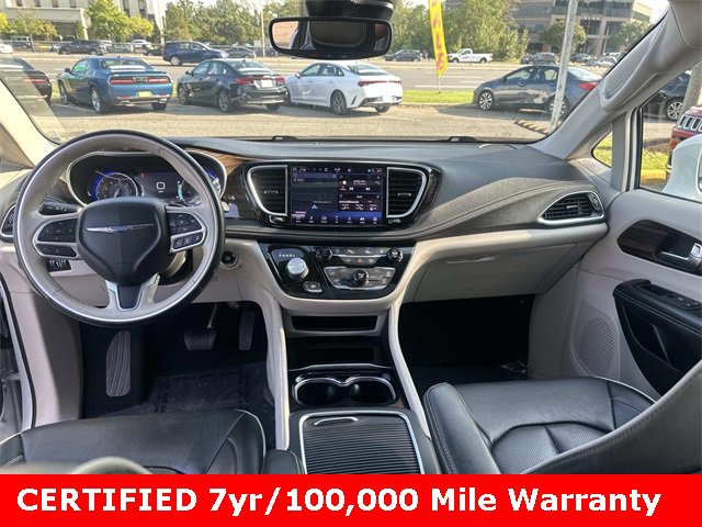 Certified 2021 Chrysler Pacifica Limited image 18