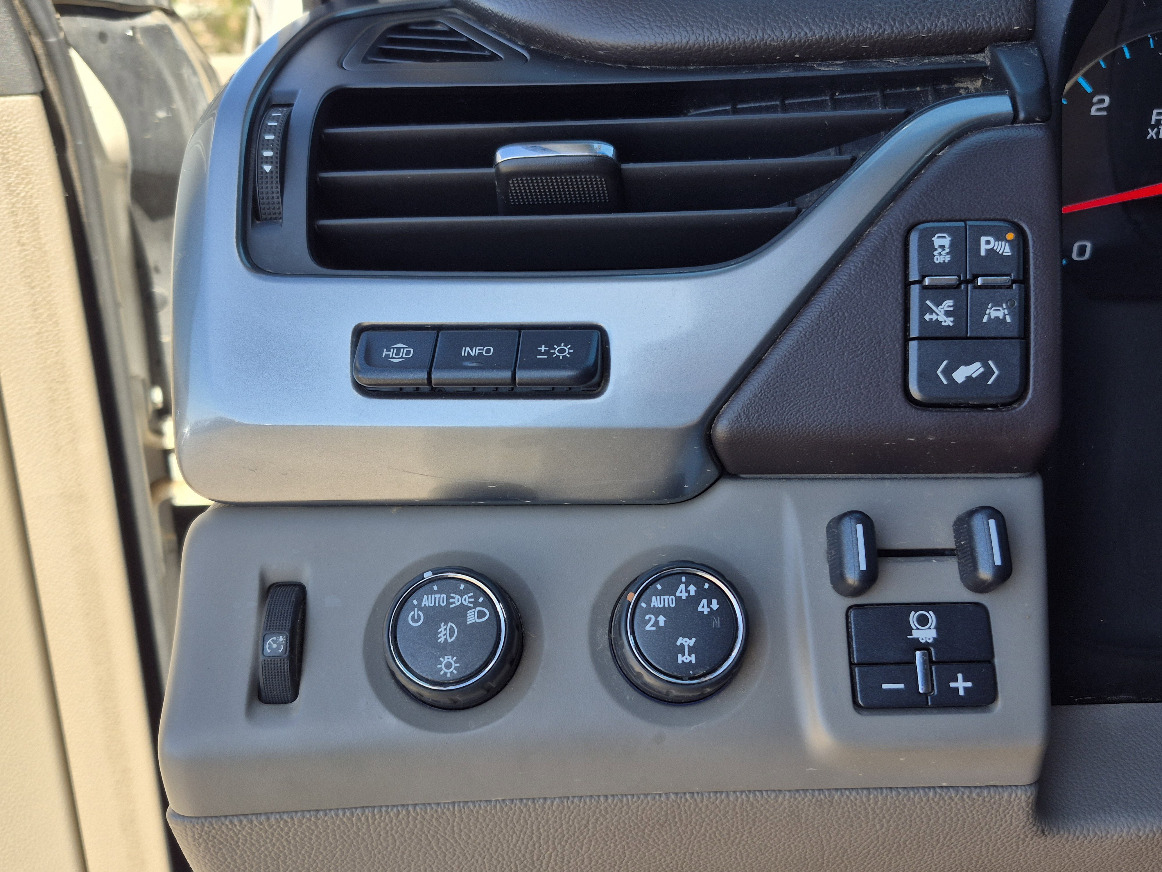 Used 2016 Chevrolet Tahoe LTZ AWD/4WD image 41