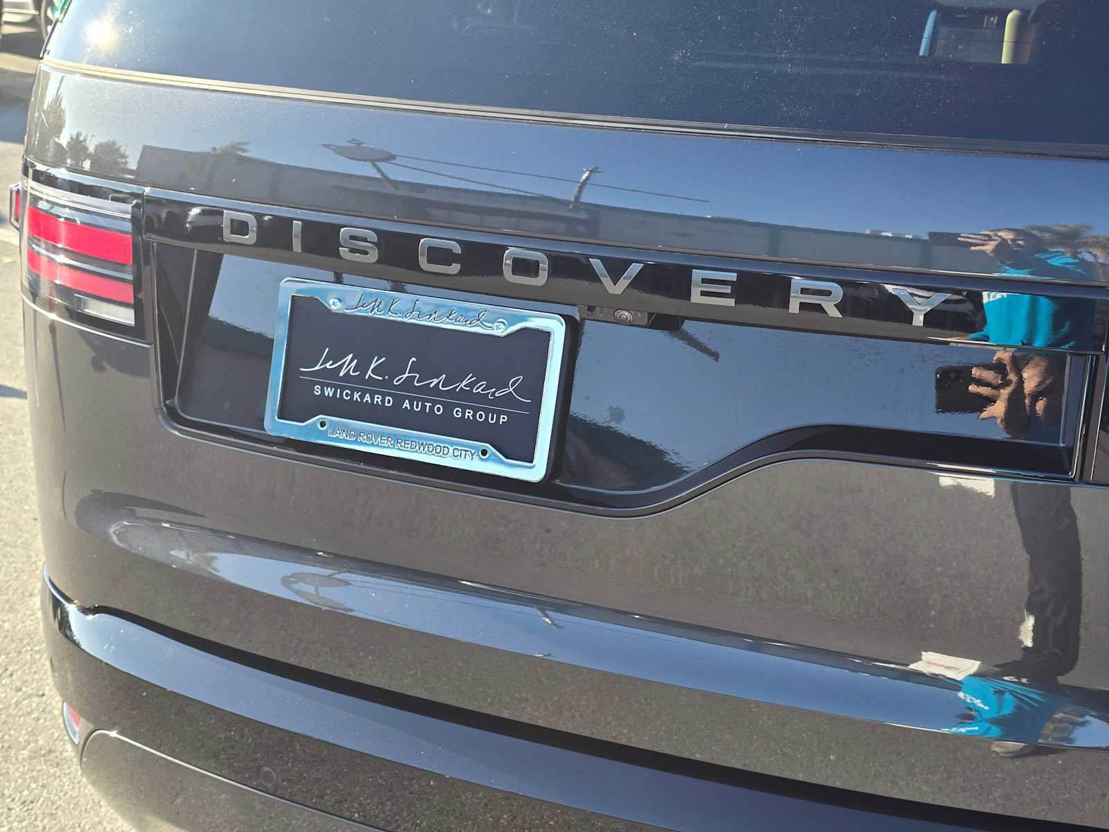 New 2025 Land Rover Discovery Dynamic SE image 13