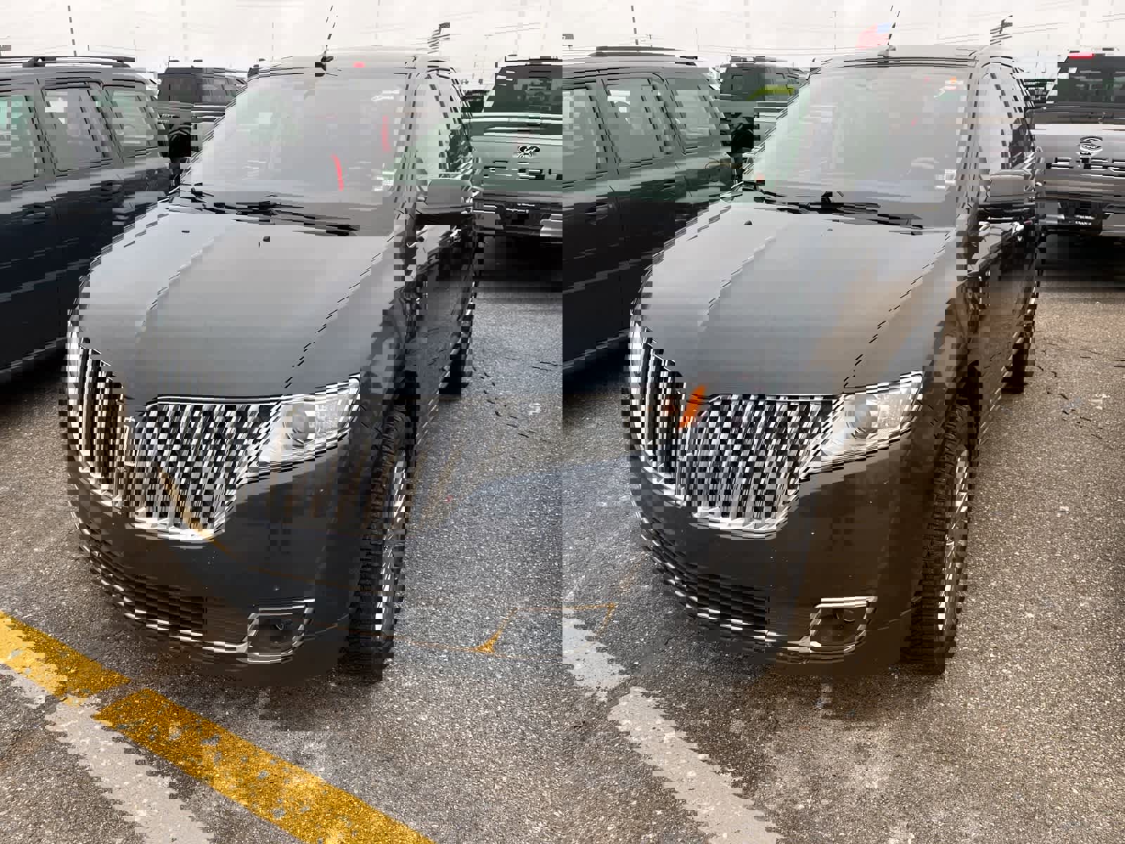 Used 2013 Lincoln MKX AWD image 3