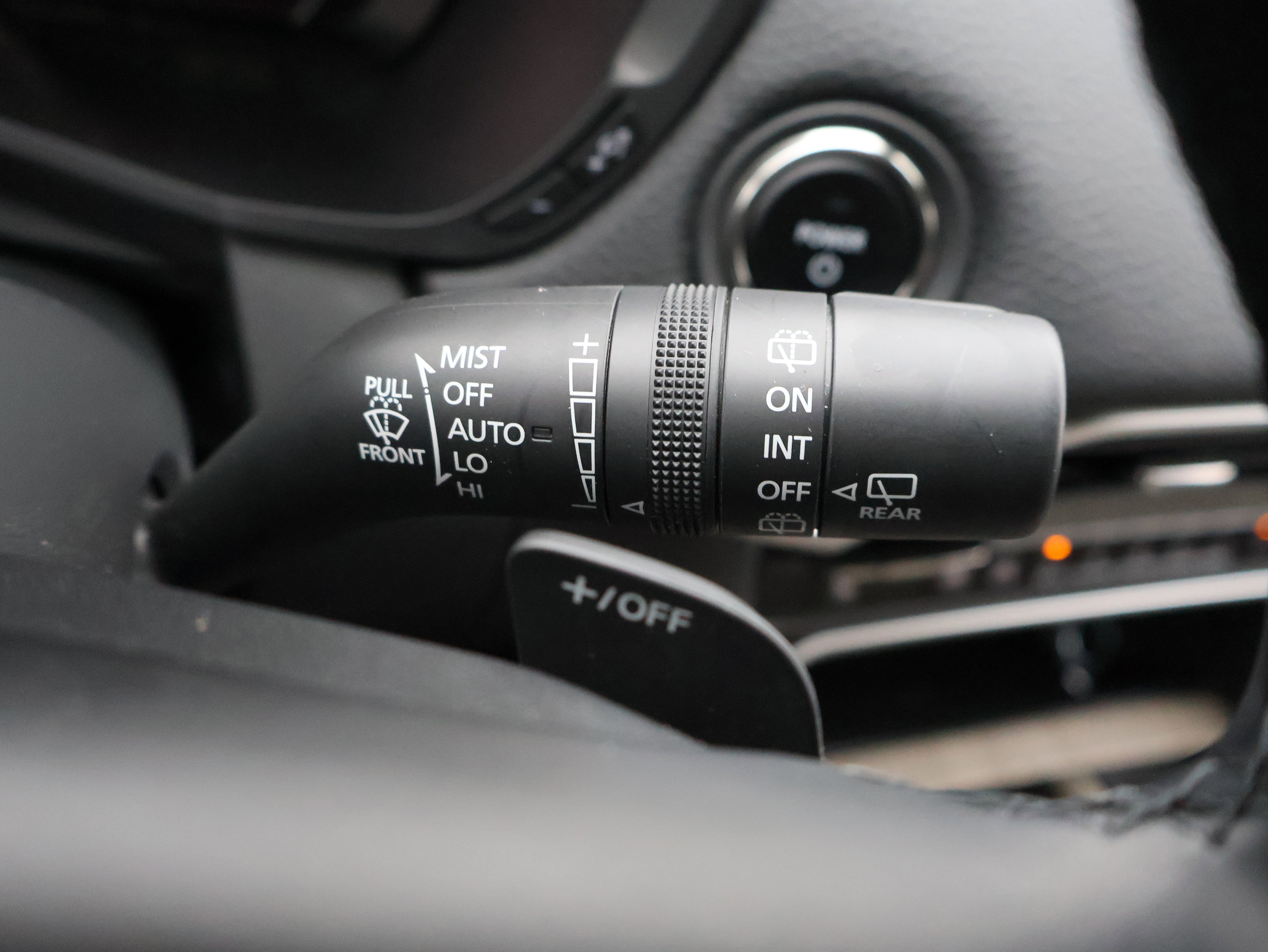 Used 2025 MAZDA CX-70 Plug-In Hybrid w/ Premium Pkg image 38