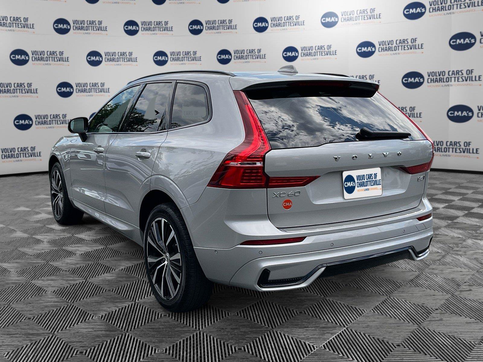 Certified 2023 Volvo XC60 B5 Ultimate w/ Climate Package AWD/4WD image 3