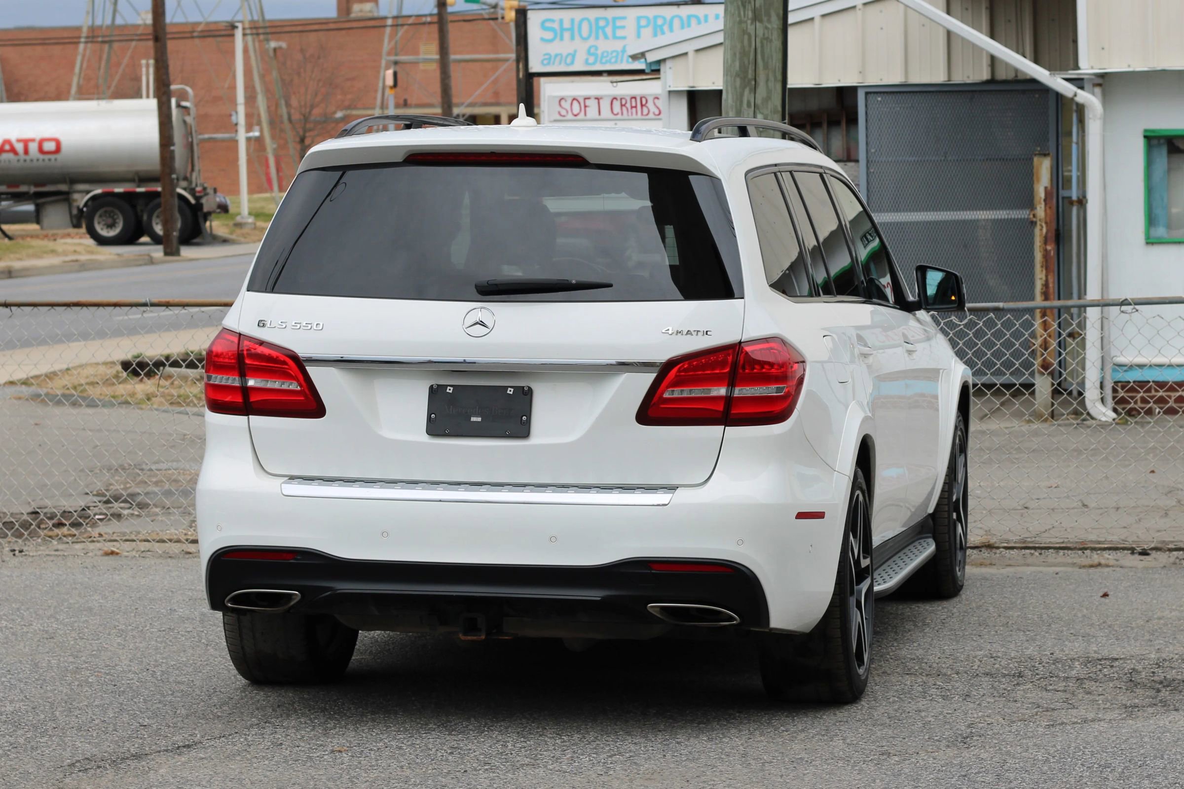 Used 2018 Mercedes-Benz GLS 550 4MATIC w/ Driver Assistance Package image 8