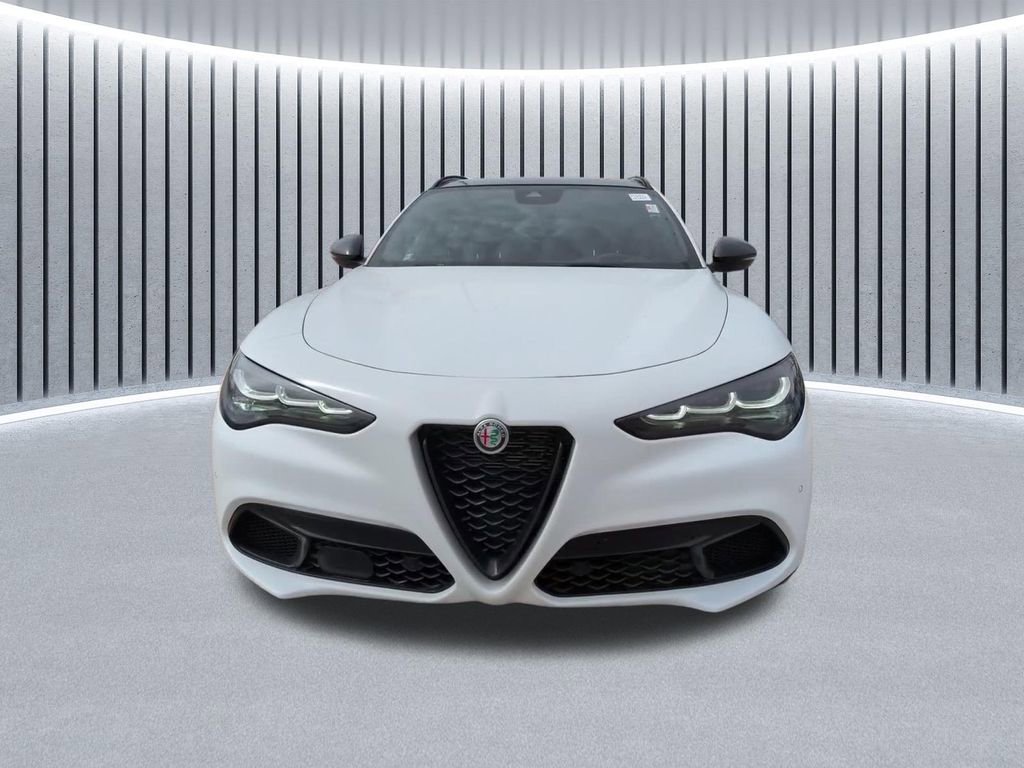 Used 2024 Alfa Romeo Stelvio Veloce image 17