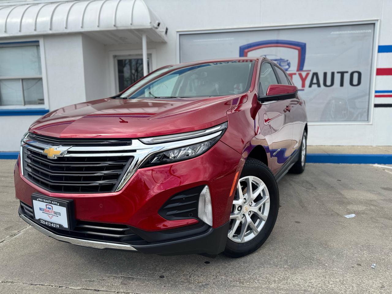 Used 2023 Chevrolet Equinox LT image 3