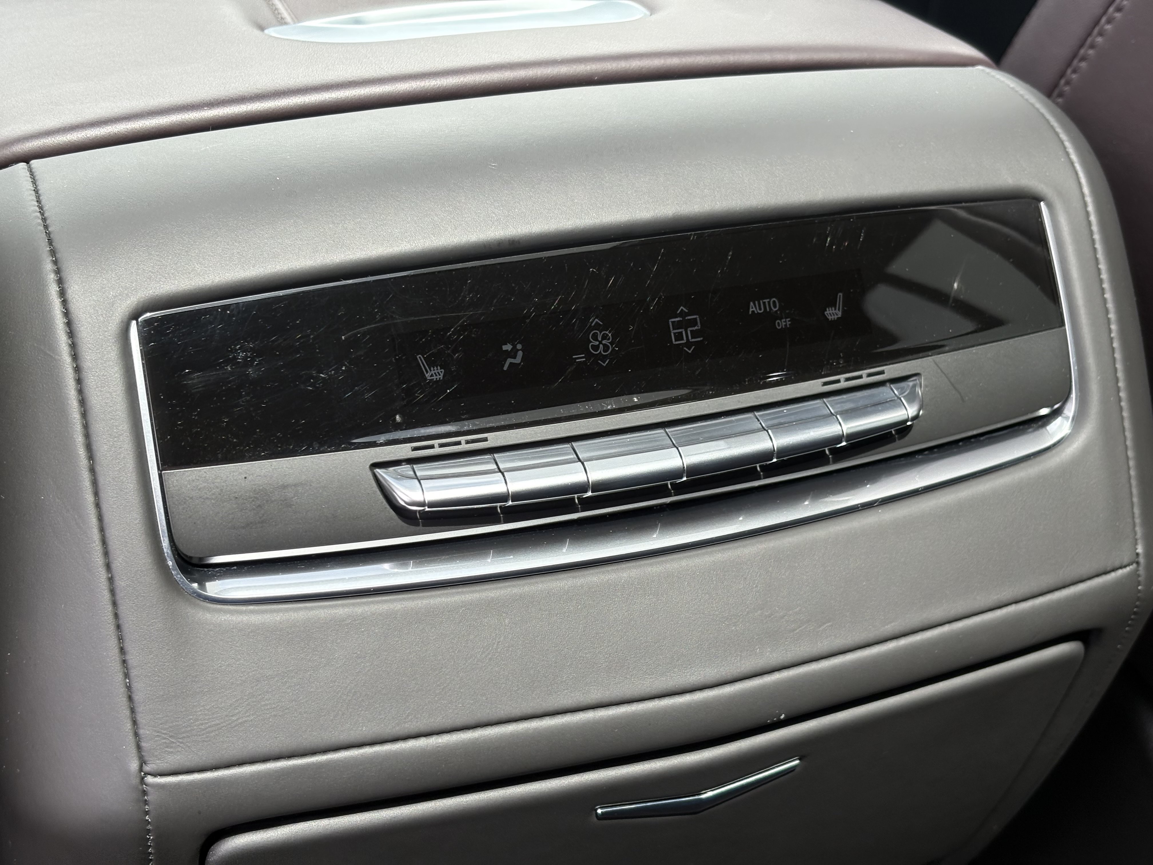 Certified 2023 Cadillac Escalade ESV V AWD/4WD image 16