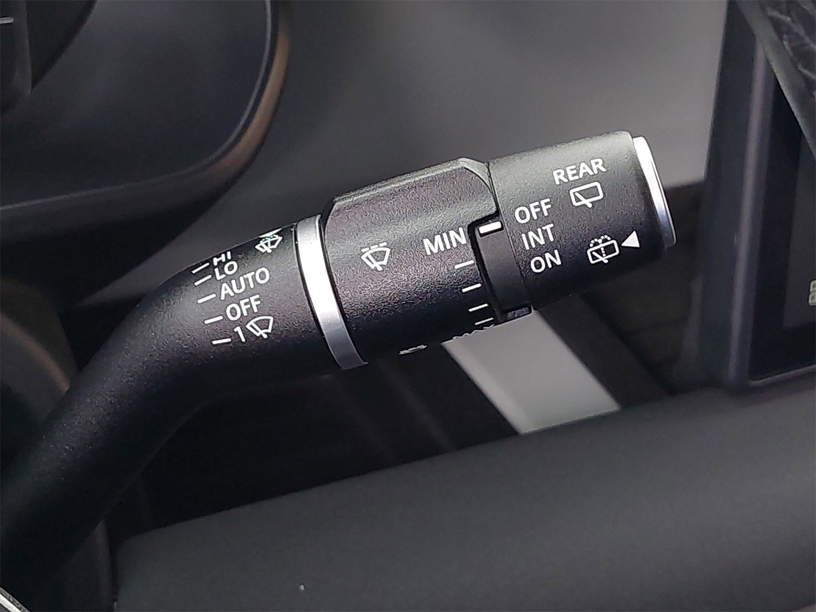 Used 2023 Land Rover Defender 110 X-Dynamic SE image 21