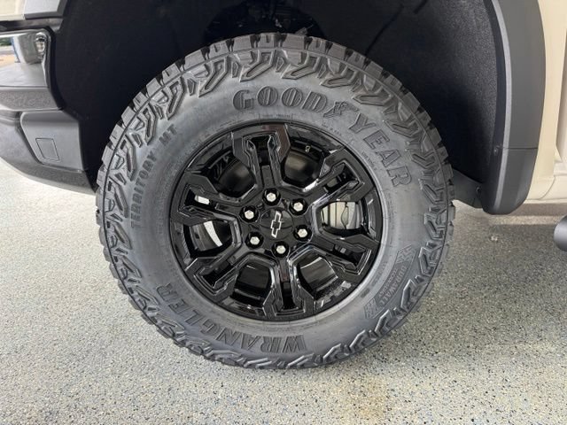 New 2026 Chevrolet Silverado 1500 ZR2 w/ Dark Appearance Package AWD/4WD image 27