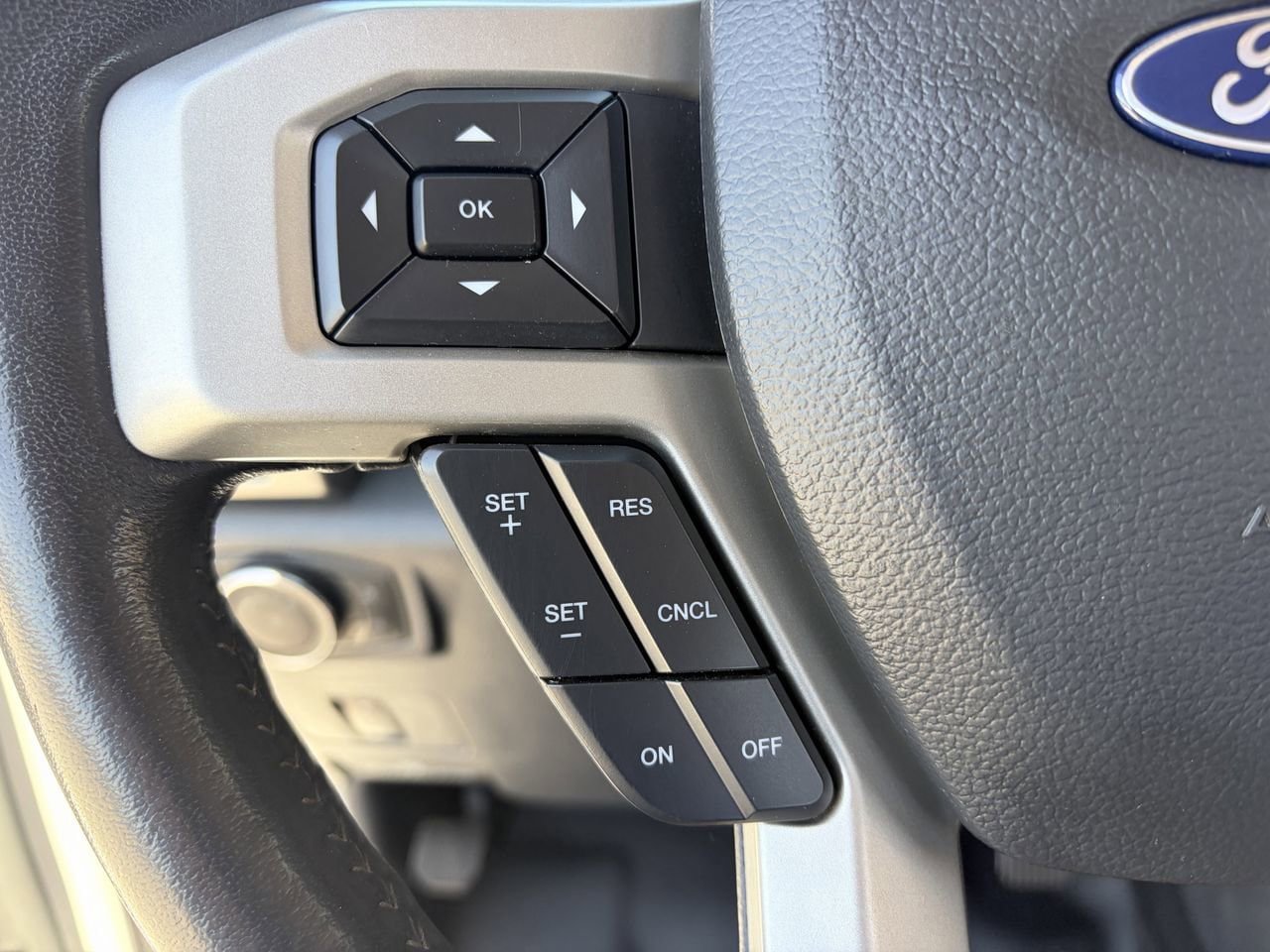 Used 2022 Ford F250 Lariat w/ Lariat Value Package AWD/4WD image 21