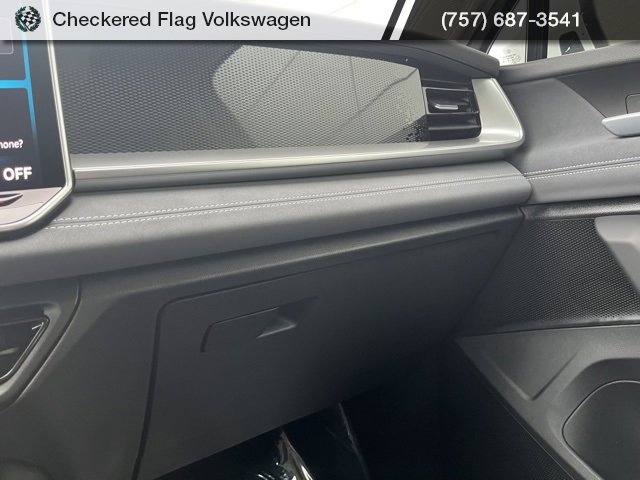 New 2025 Volkswagen Tiguan SE image 48