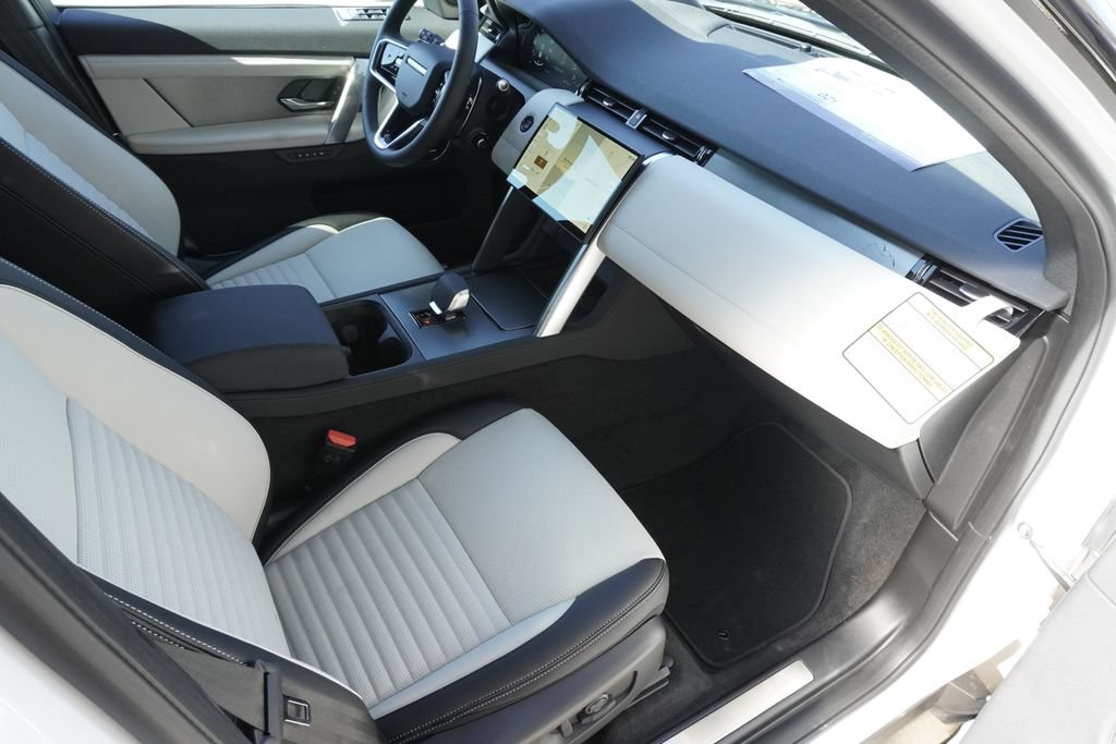New 2026 Land Rover Discovery Sport Landmark AWD/4WD image 22