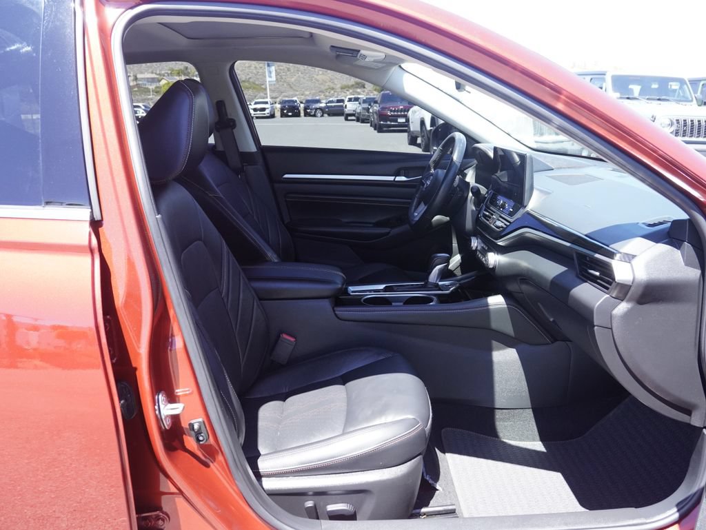 Used 2023 Nissan Altima 2.0 SR FWD image 28