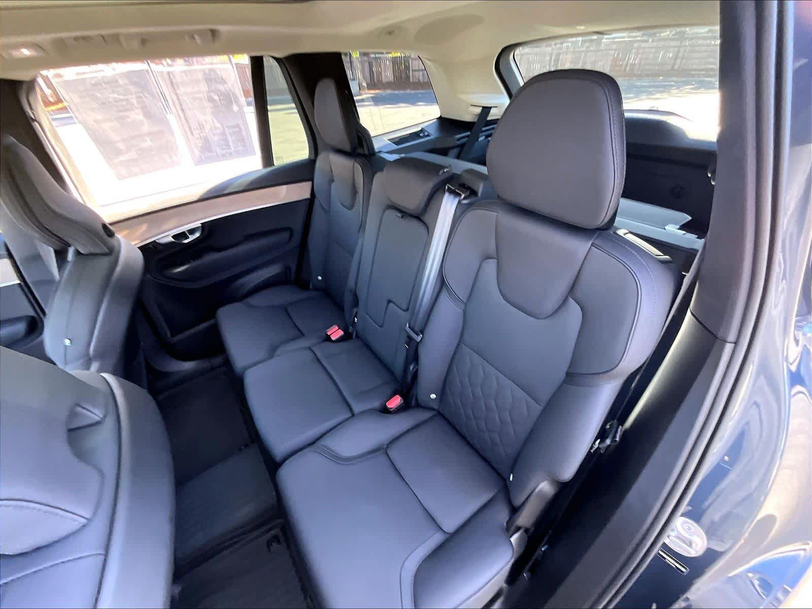 Used 2026 Volvo XC90 B5 Plus w/ Protection Package AWD/4WD image 29
