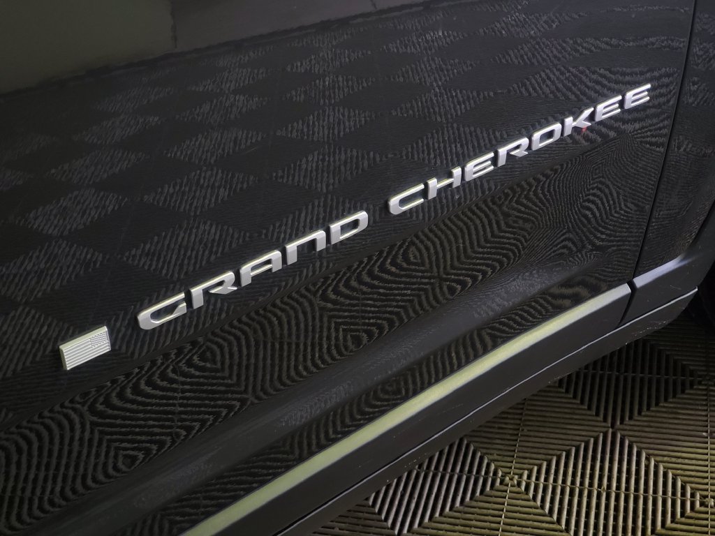 Used 2024 Jeep Grand Cherokee Limited w/ Luxury Tech Group II AWD/4WD image 33