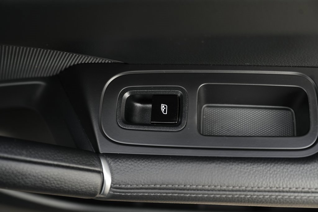 Used 2020 Porsche Cayenne image 36