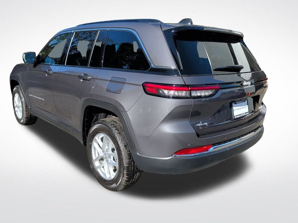 Used 2025 Jeep Grand Cherokee Laredo X w/ Luxury Tech Group I image 3