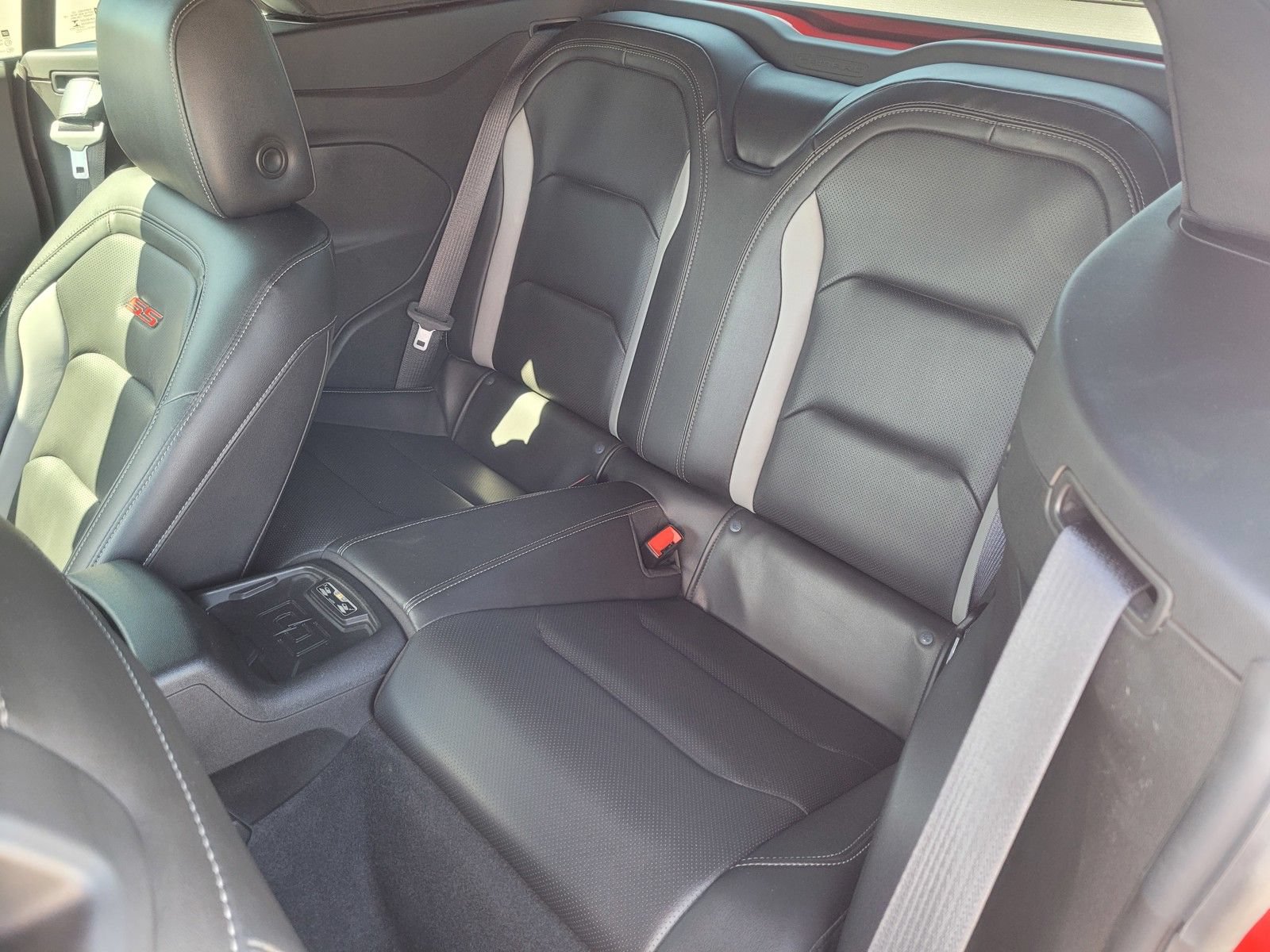 Used 2021 Chevrolet Camaro SS RWD image 12