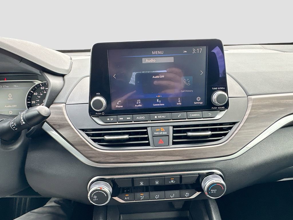 Used 2025 Nissan Altima 2.5 SV image 18