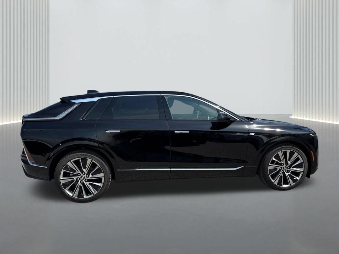 New 2026 Cadillac Lyriq Signature Luxury w/ Nappa Leather Package RWD image 4
