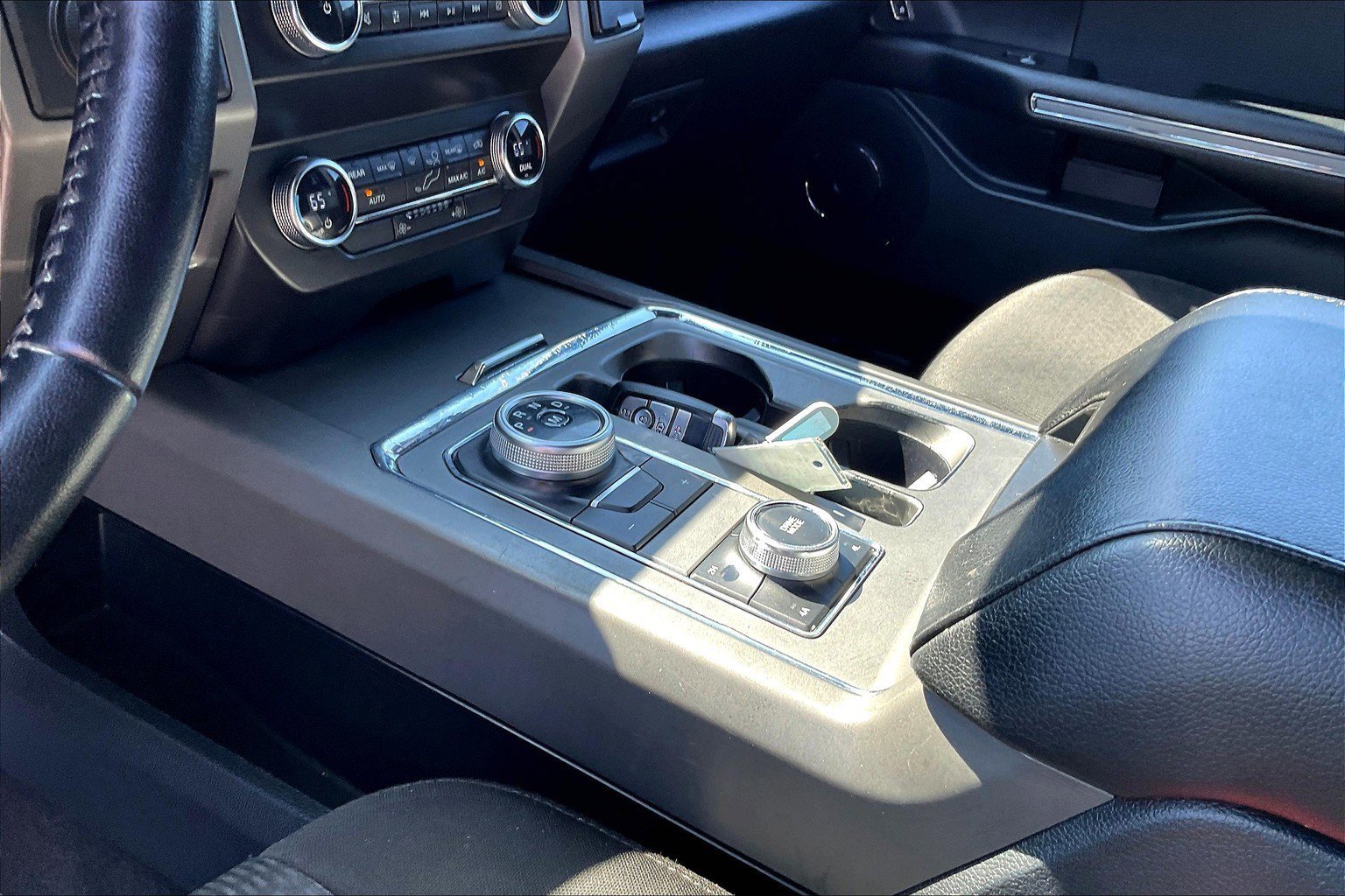 Used 2021 Ford Expedition XLT image 16