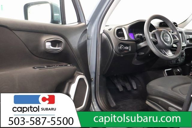 Used 2018 Jeep Renegade Latitude image 9