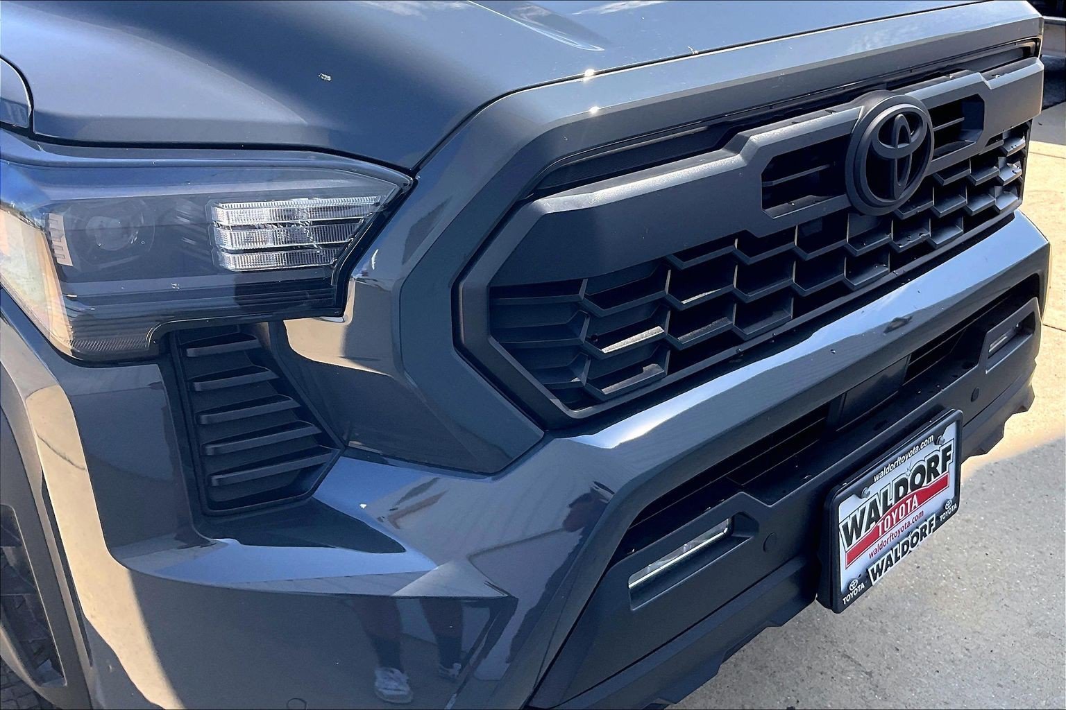 Used 2025 Toyota Tacoma TRD Off-Road w/ TRD Off Road Upgrade Package AWD/4WD image 35