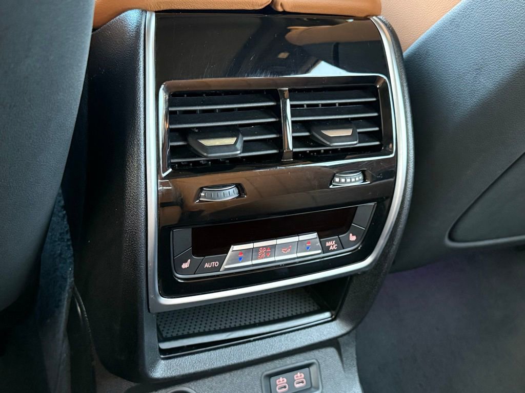 Used 2021 BMW X7 xDrive40i w/ Premium Package image 38