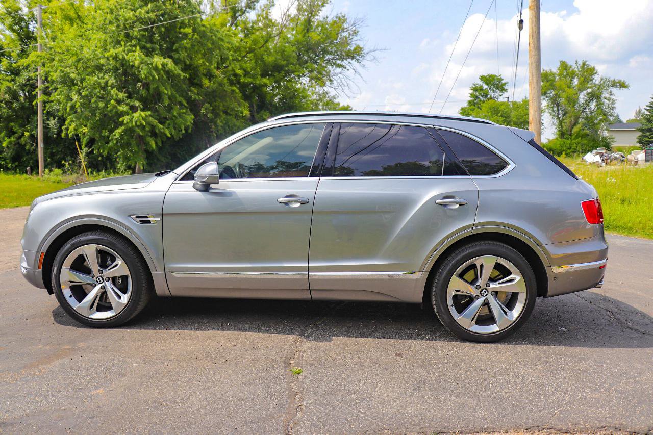 Used 2017 Bentley Bentayga image 9