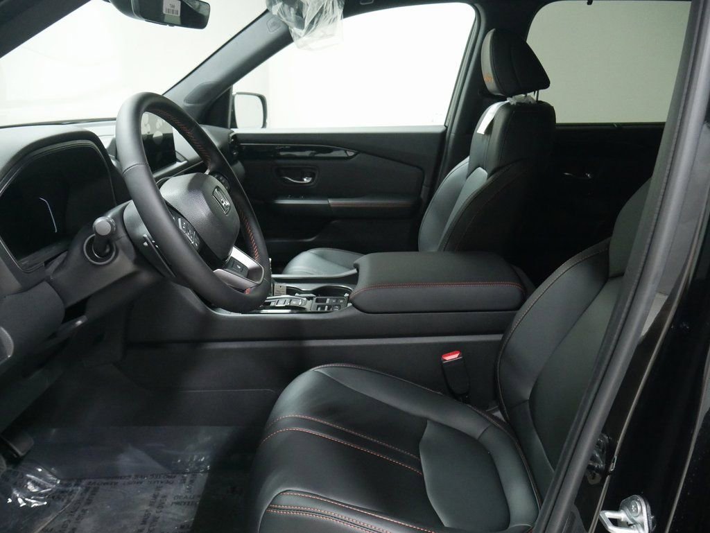 New 2025 Honda Pilot TrailSport image 13