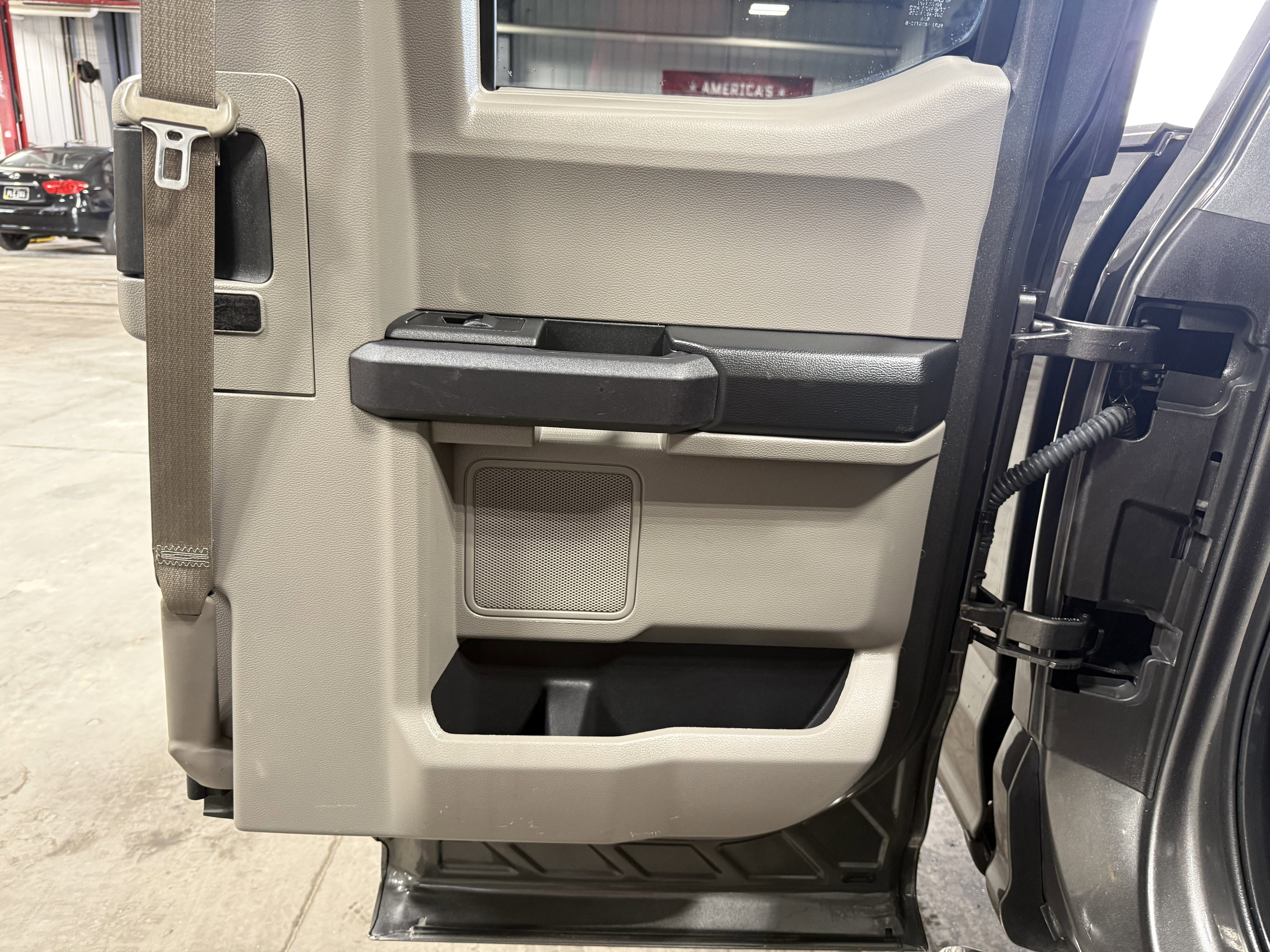 Used 2016 Ford F150 XL w/ Equipment Group 101A Mid AWD/4WD image 7