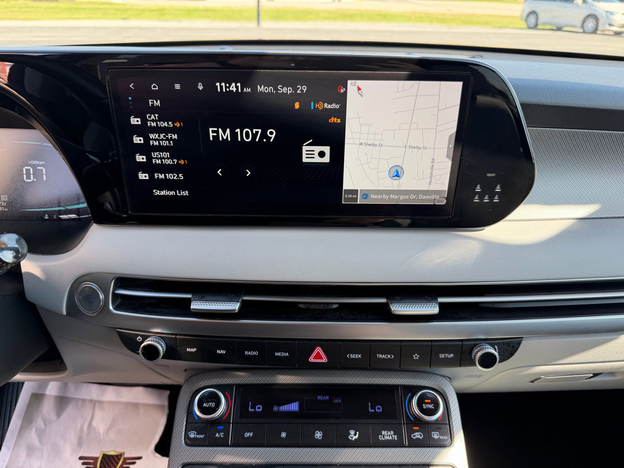 Used 2024 Hyundai Palisade SEL image 32