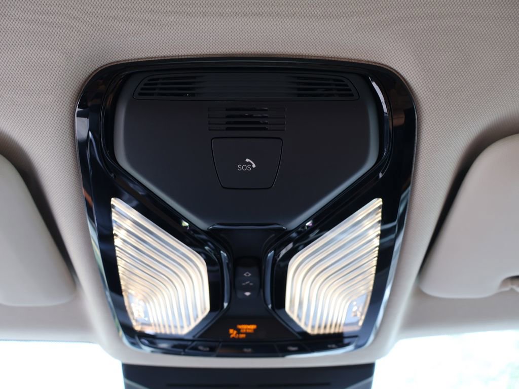 Used 2023 BMW X7 xDrive40i w/ Executive Package image 59