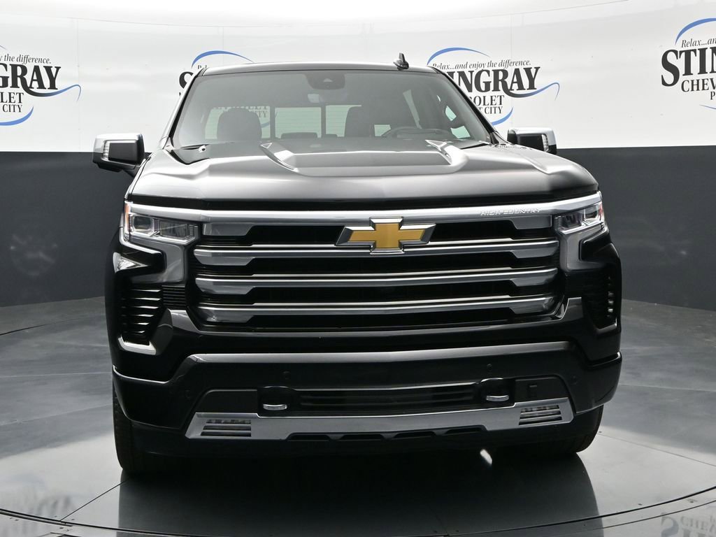 Used 2025 Chevrolet Silverado 1500 High Country w/ High Country Premium Package image 2