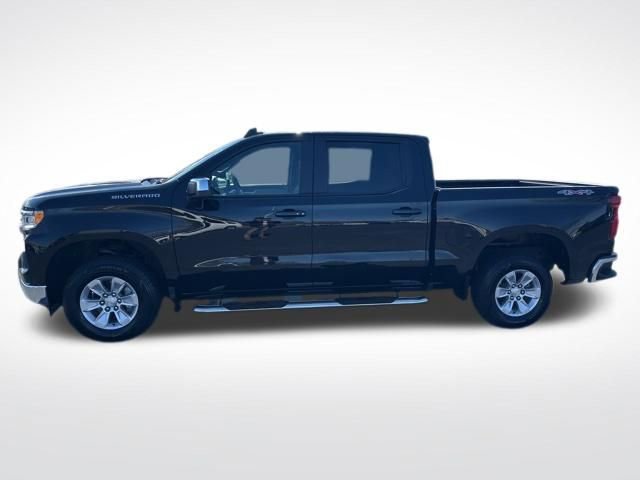 Used 2025 Chevrolet Silverado 1500 LT image 2