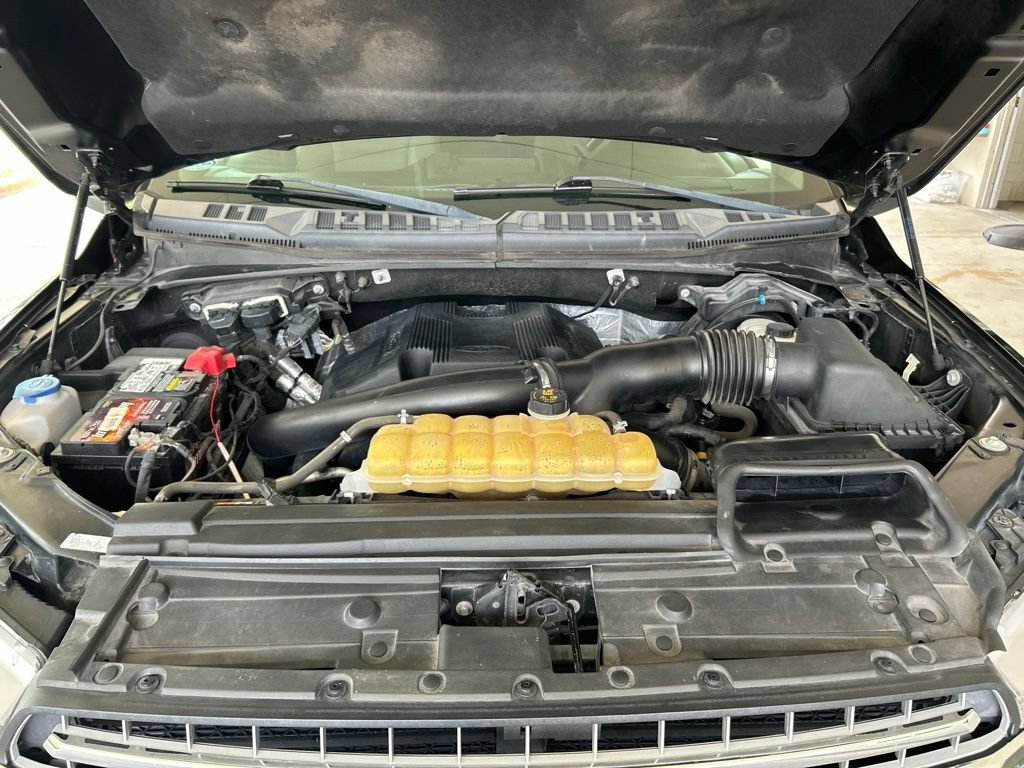 Used 2019 Ford F150 XLT w/ Equipment Group 302A Luxury AWD/4WD image 12