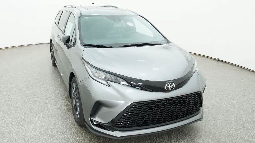 New 2026 Toyota Sienna XSE FWD image 17