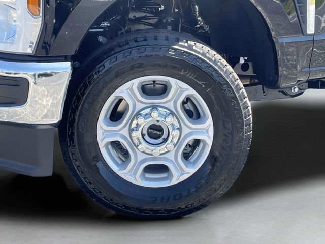 Used 2025 Ford F350 XLT w/ FX4 Off-Road Package image 40