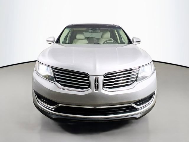 Used 2017 Lincoln MKX Reserve FWD image 2