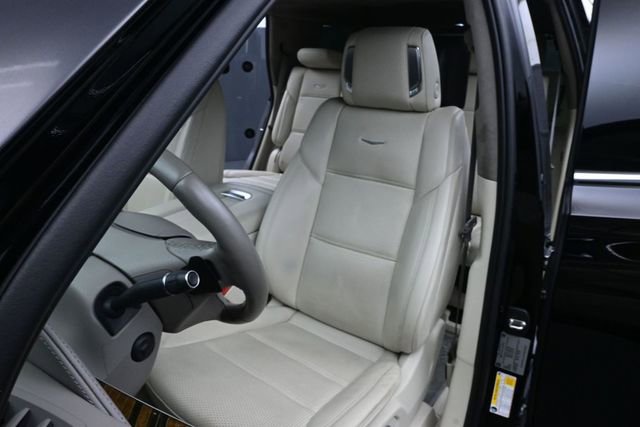 Used 2022 Cadillac Escalade Premium Luxury Platinum AWD/4WD image 11