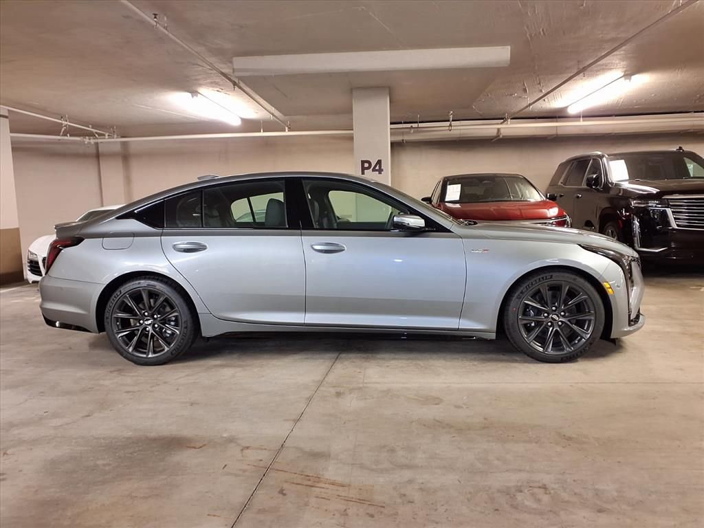 New 2026 Cadillac CT5 V image 4